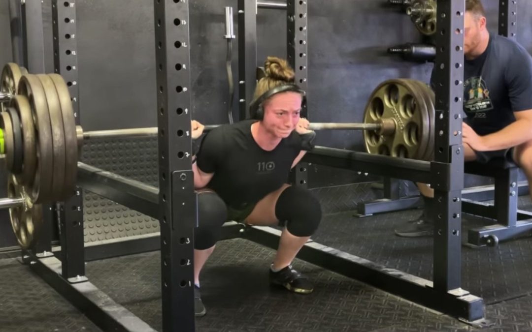 powerlifter-natalie-richards-(57-kg)-squats-179.1-kilograms-(395-pounds)-in-training-–-breaking-muscle